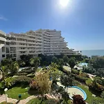 Benalbeach Apartment With Sea & Garden View