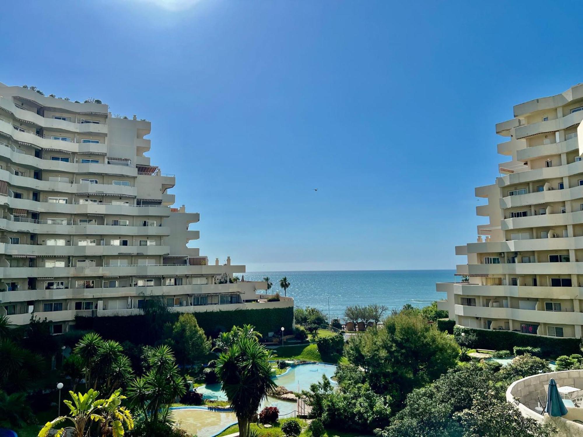 Benalbeach With Sea & Garden View Apartment
